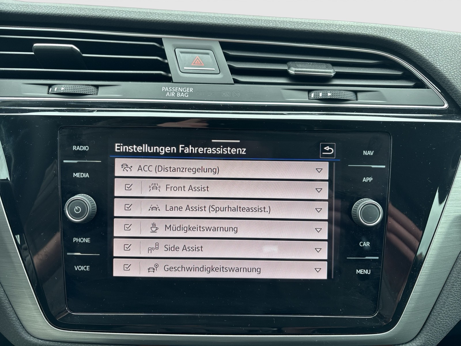 Volkswagen Touran 1.5 COMFORTLINE 7SITZE ACC NAVI ALU