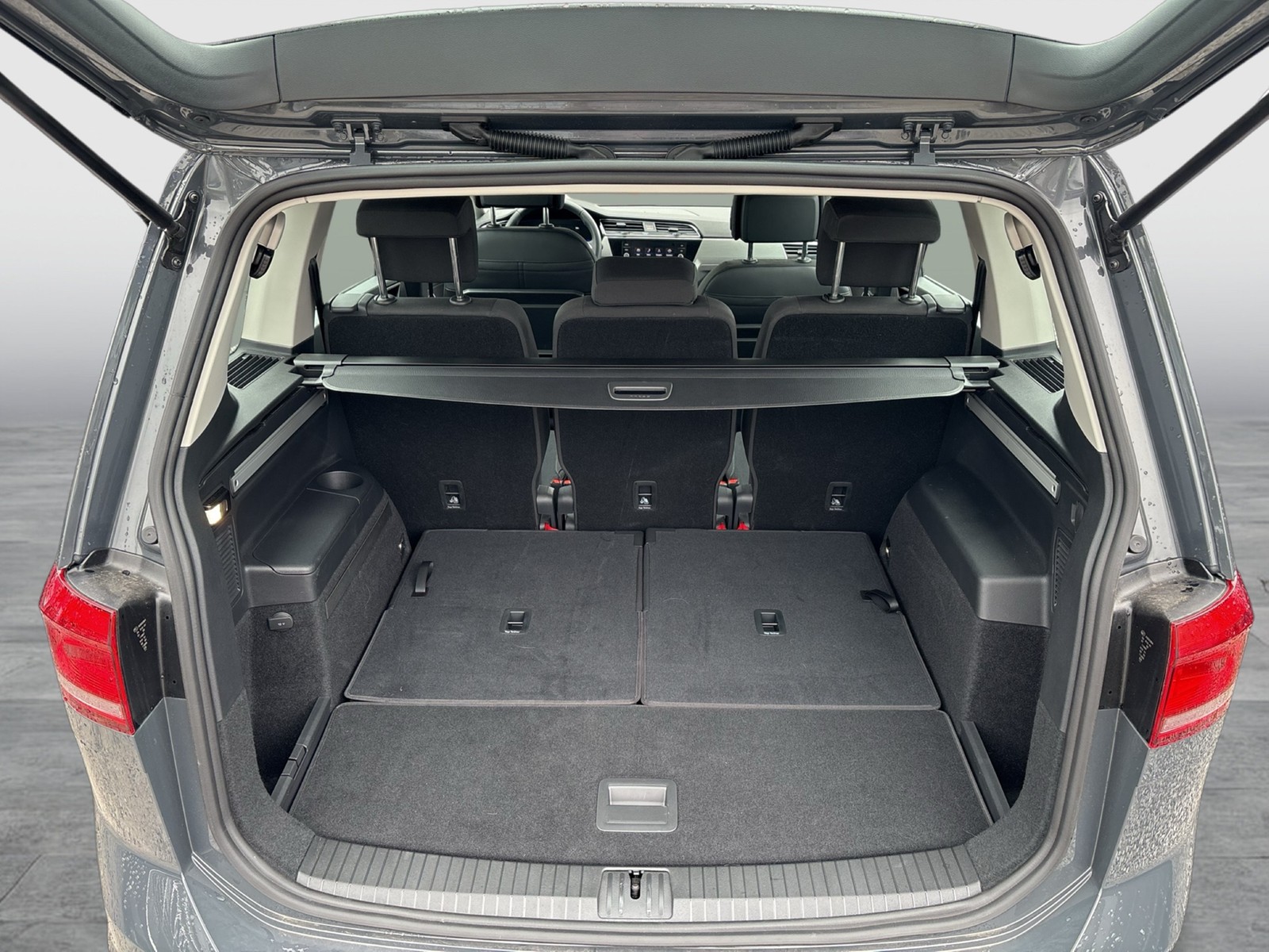Volkswagen Touran 1.5 COMFORTLINE 7SITZE ACC NAVI ALU