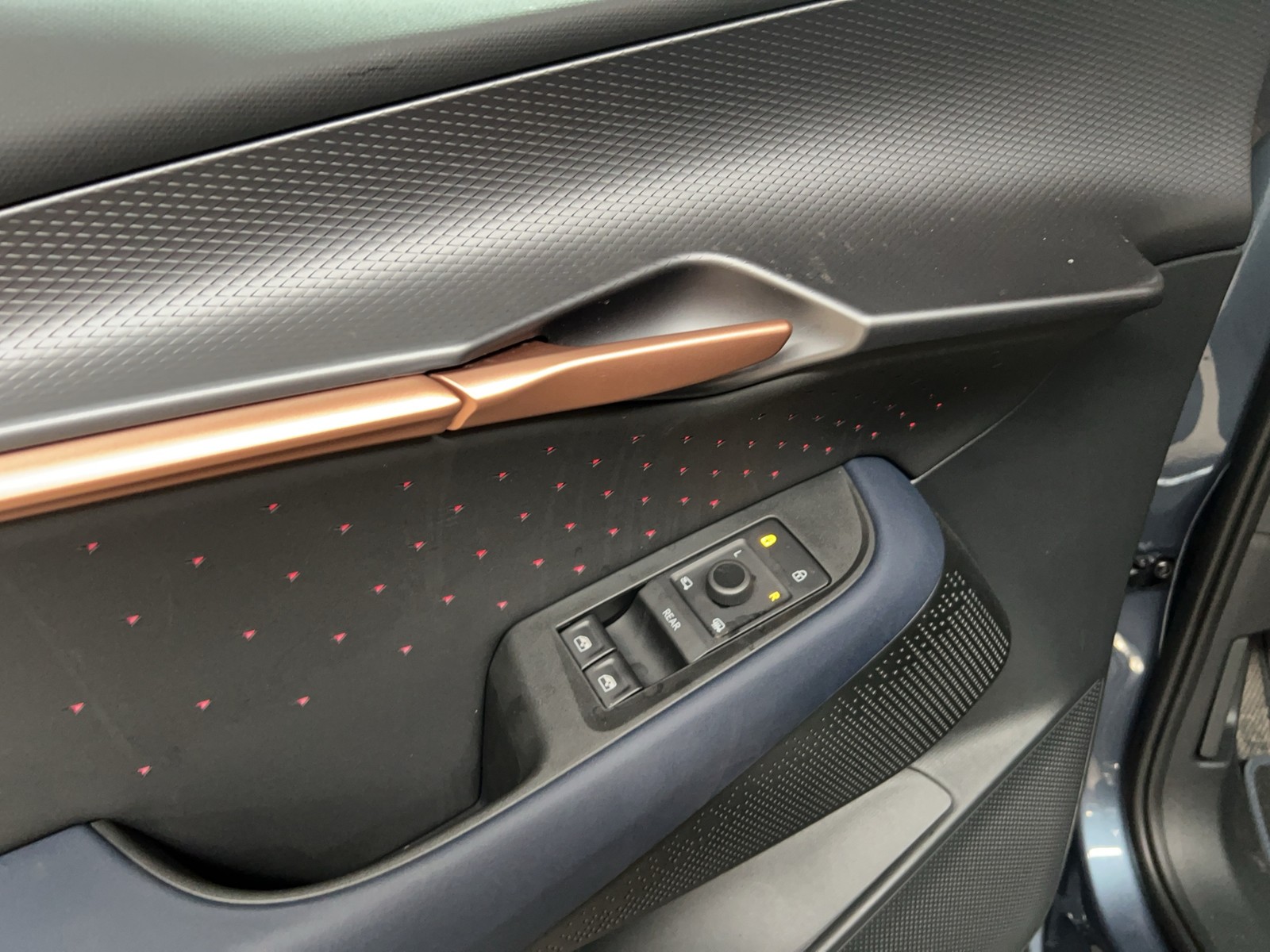 Cupra Tavascan VZ 4X4 WÄRMEPUMPE PANO 360°CAM ACC LM21