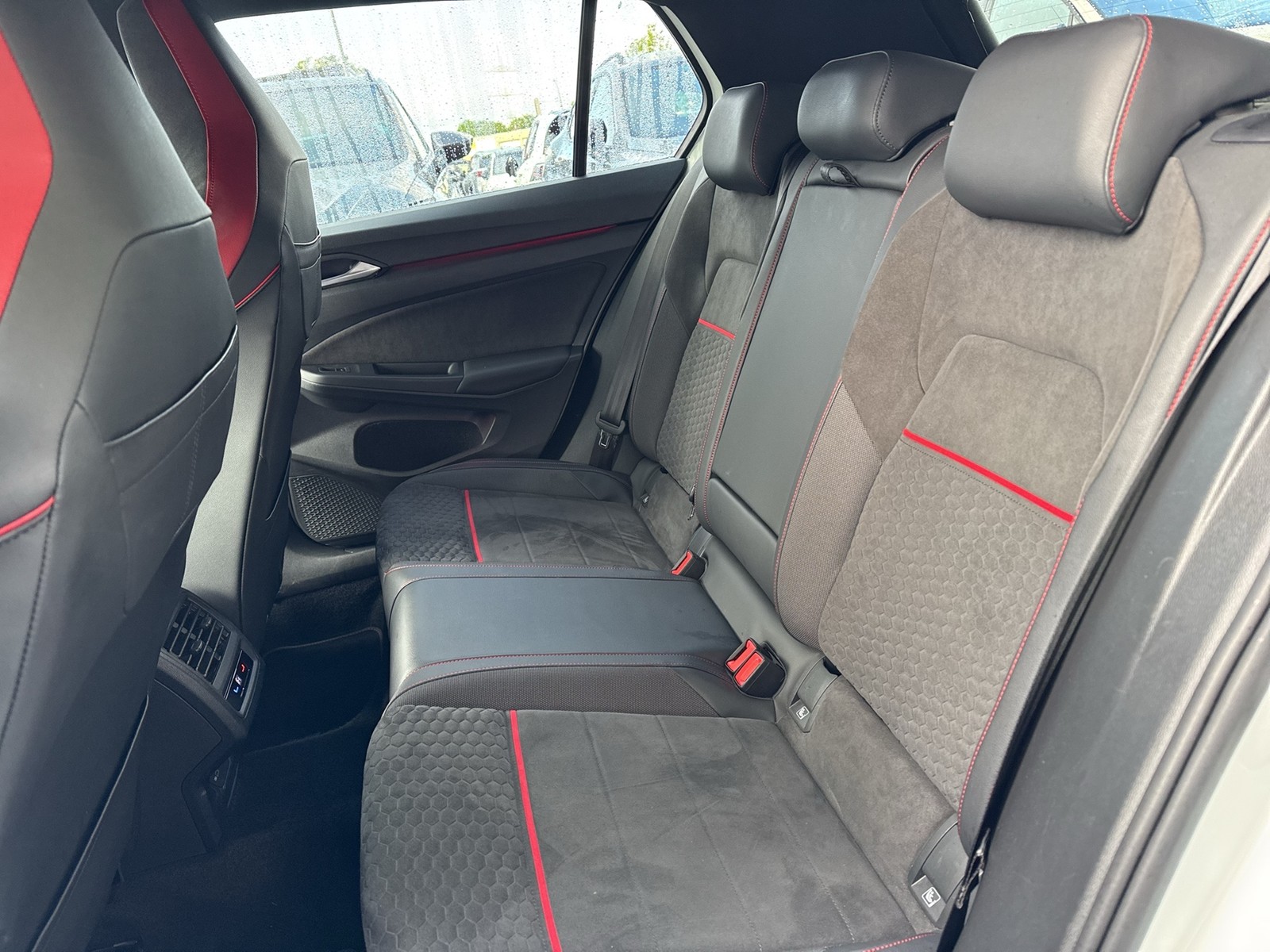 Volkswagen Golf VIII 2.0 GTI CLUBSPORT LM18 CARPLAY LED+