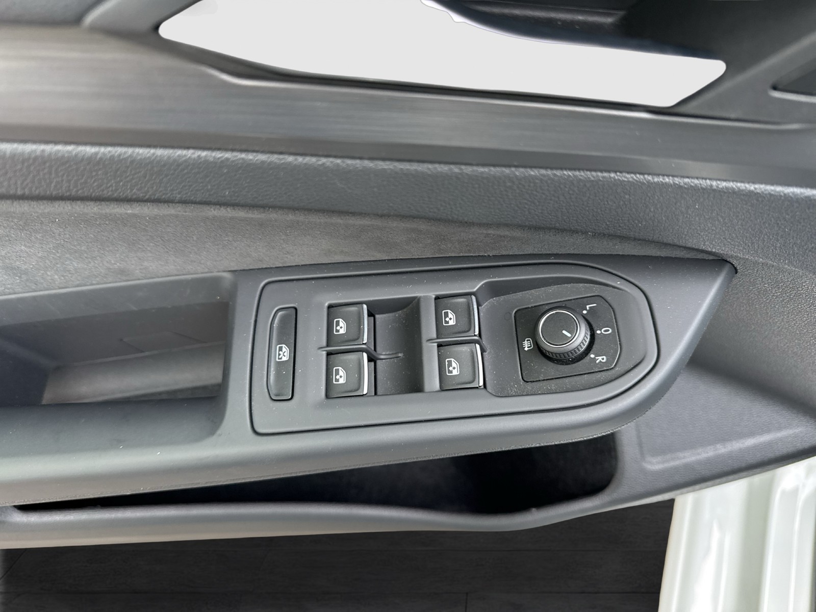 Volkswagen Golf VIII 1.5 eTSI STYLE CAM ACC CARPLAY LED+