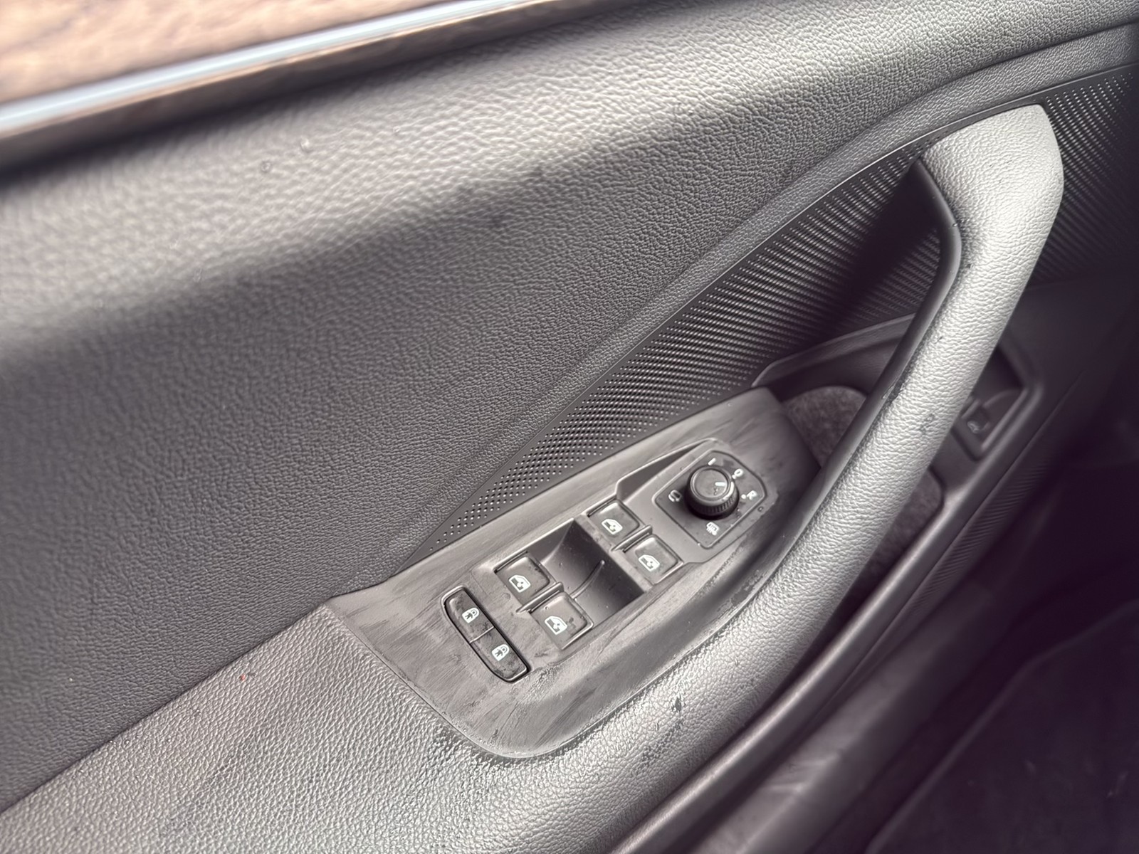 Skoda Superb Combi 1.5 iV L&K LEDER AHK CAM ACC LM18