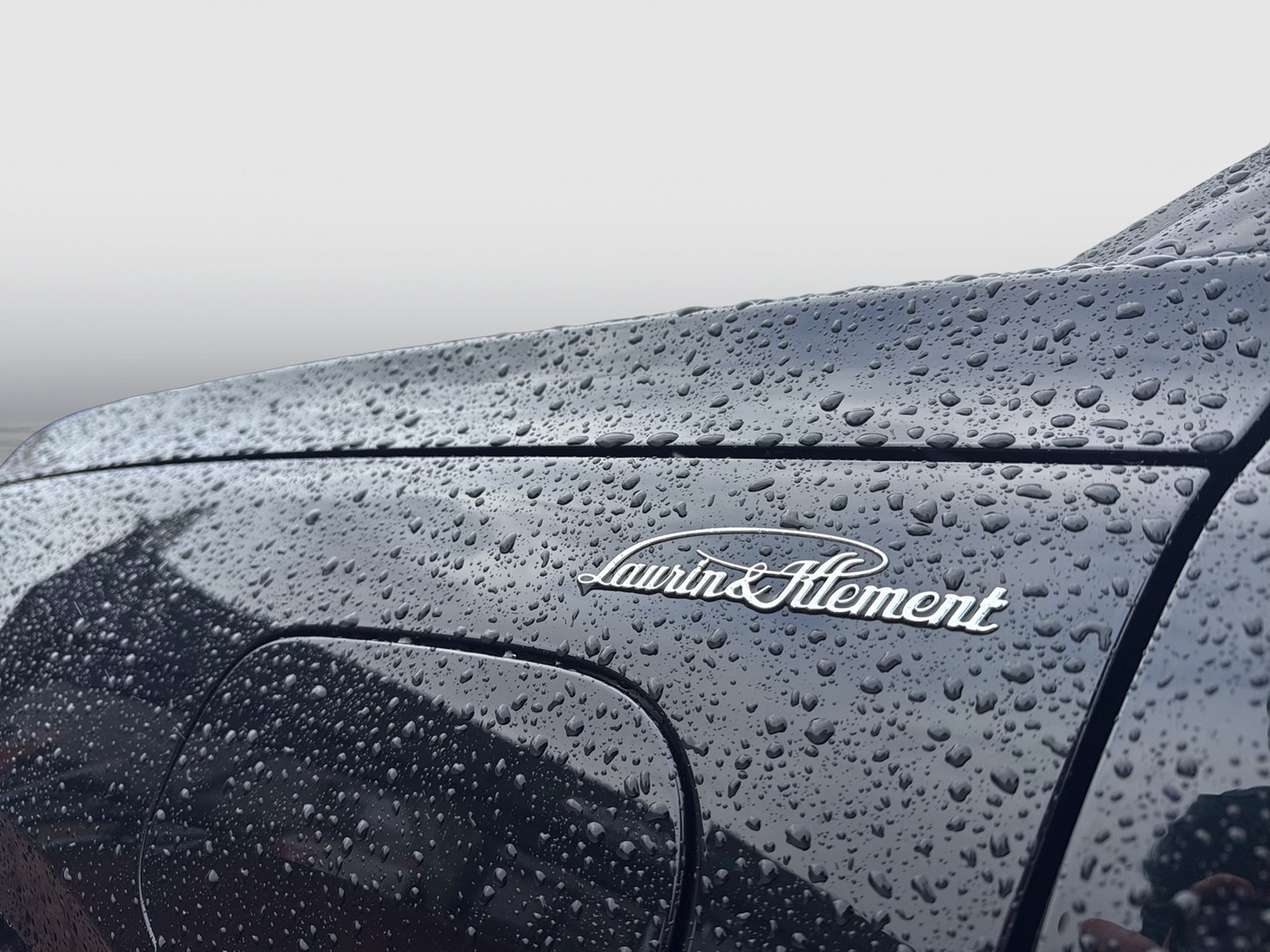 Skoda Superb Combi 1.5 iV L&K LEDER AHK CAM ACC LM18