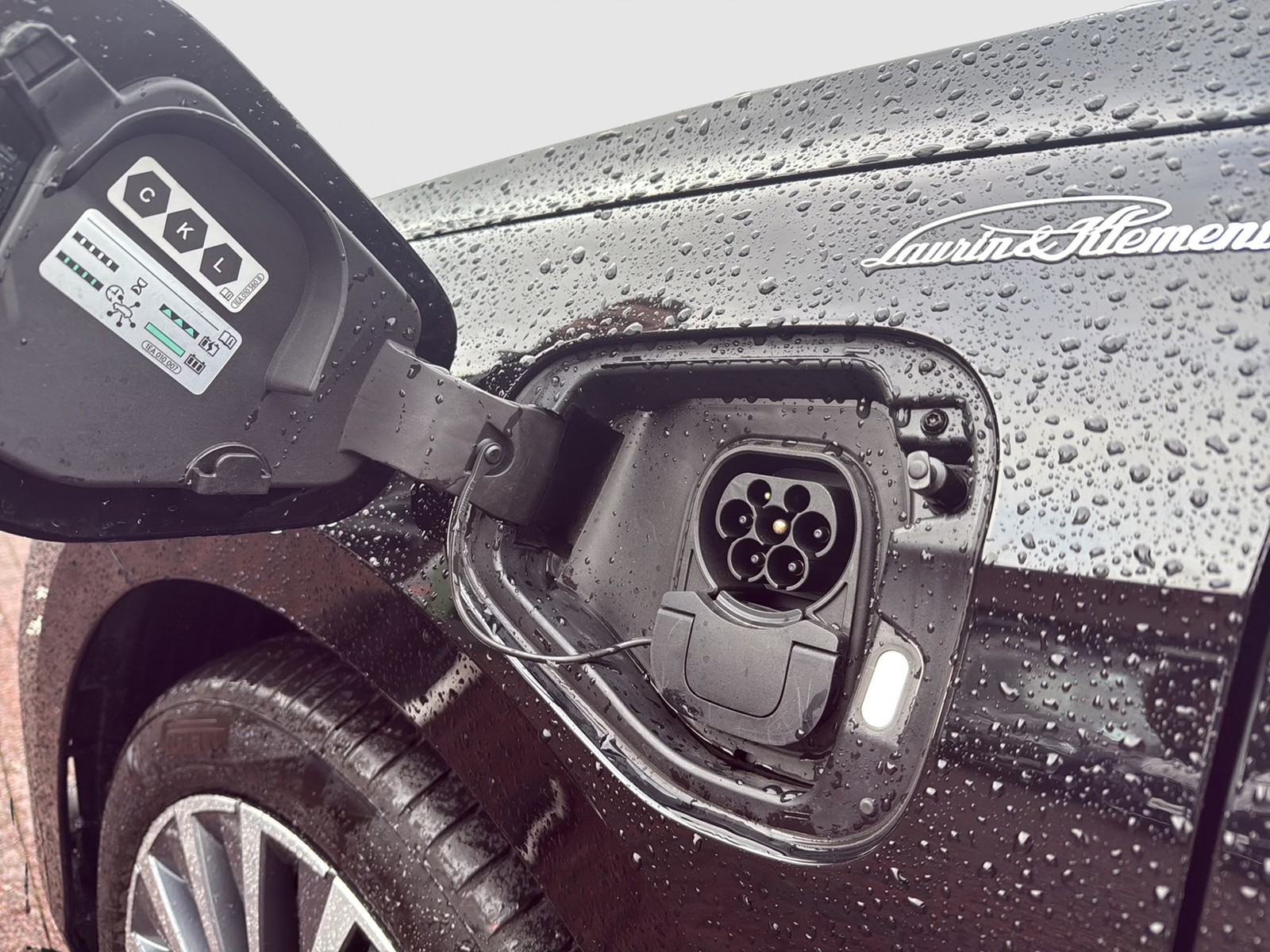 Skoda Superb Combi 1.5 iV L&K LEDER AHK CAM ACC LM18