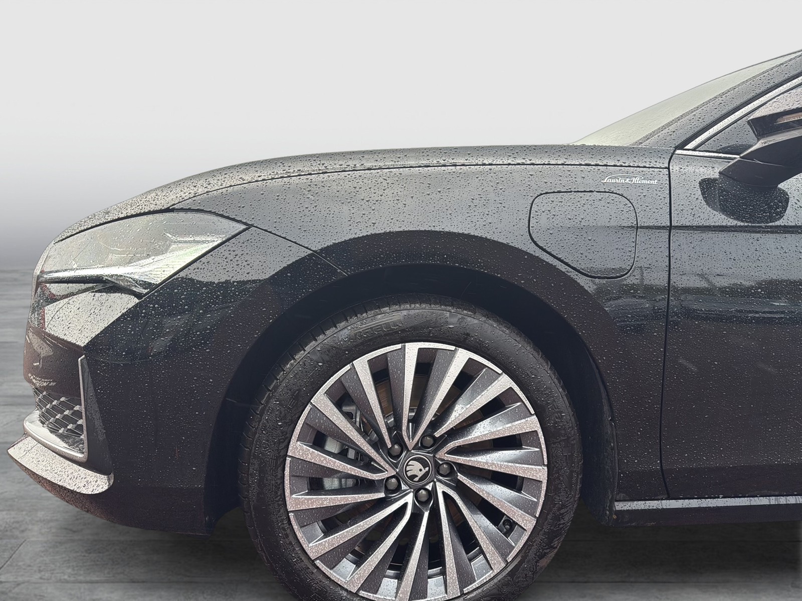 Skoda Superb Combi 1.5 iV L&K LEDER AHK CAM ACC LM18