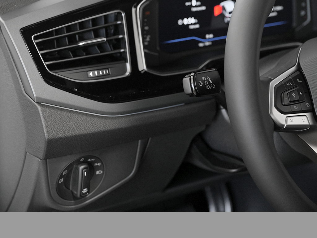 Volkswagen Polo 1.0 R-LINE DSG NAVI CAM MATRIXLED LM17