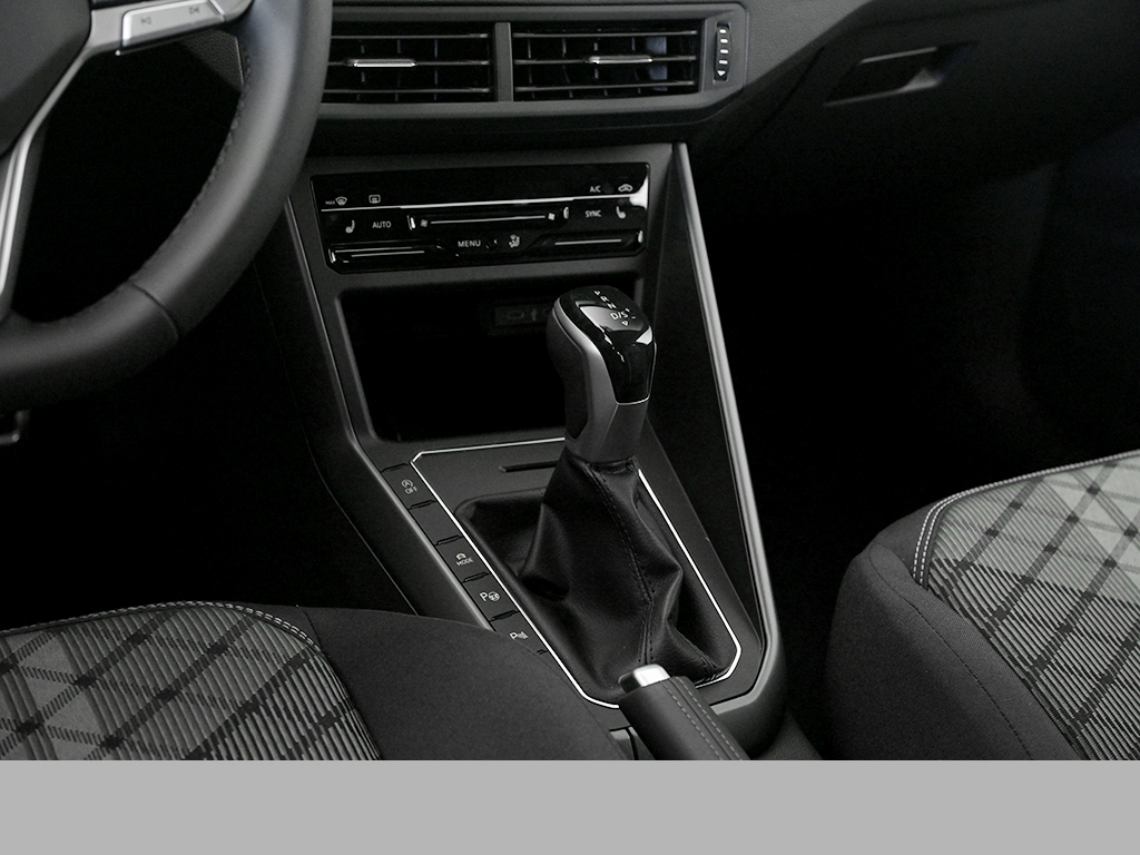 Volkswagen Polo 1.0 R-LINE DSG NAVI CAM MATRIXLED LM17