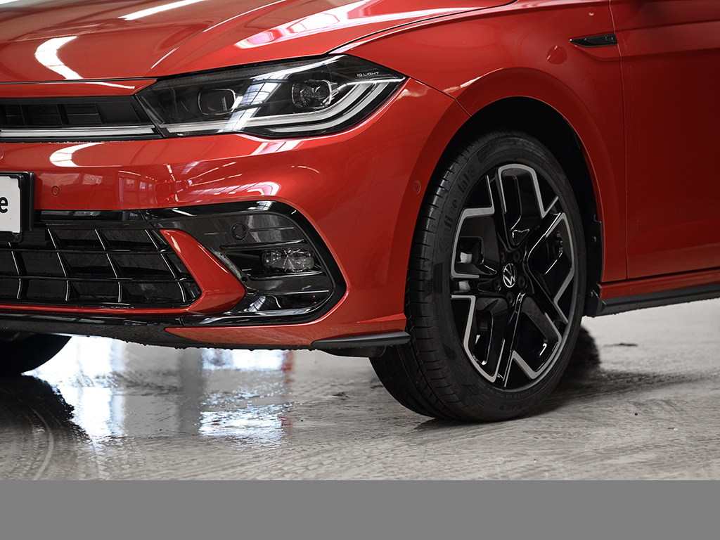 Volkswagen Polo 1.0 R-LINE DSG NAVI CAM MATRIXLED LM17