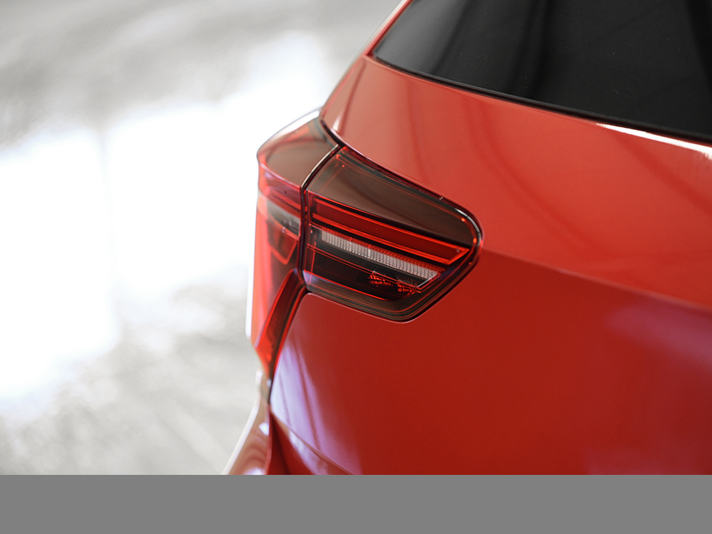 Volkswagen Polo 1.0 R-LINE DSG NAVI CAM MATRIXLED LM17