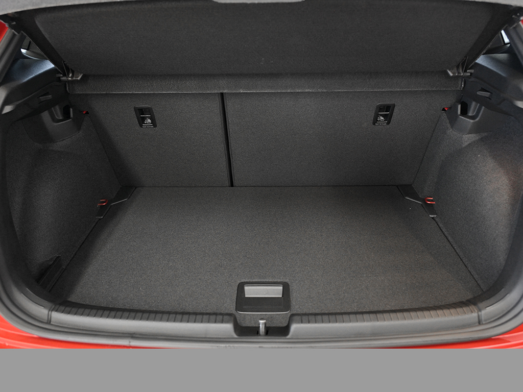 Volkswagen Polo 1.0 R-LINE DSG NAVI CAM MATRIXLED LM17