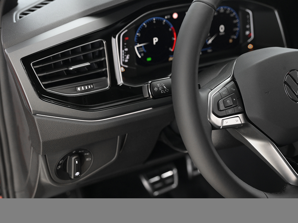 Volkswagen Polo 1.0 R-LINE DSG NAVI CAM MATRIXLED LM17