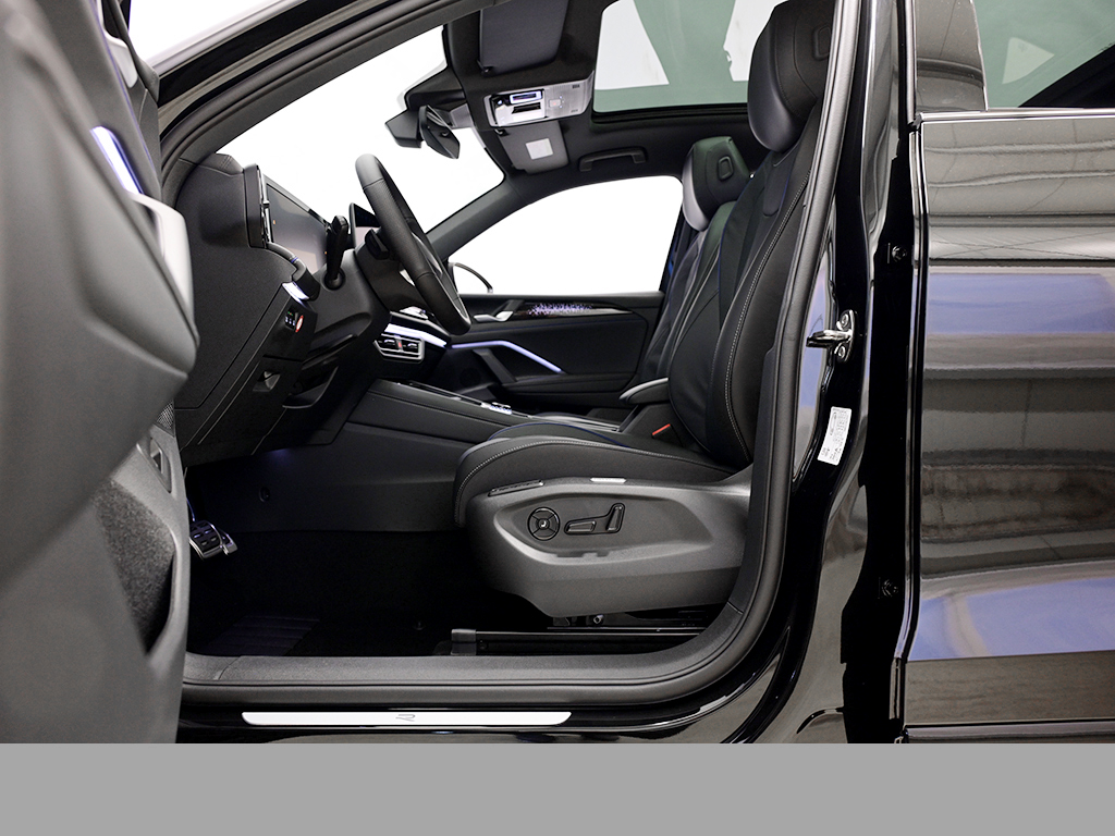 Volkswagen Tiguan 2.0 R-LINE DSG 4X4 LEDER PANO eSITZE AHK