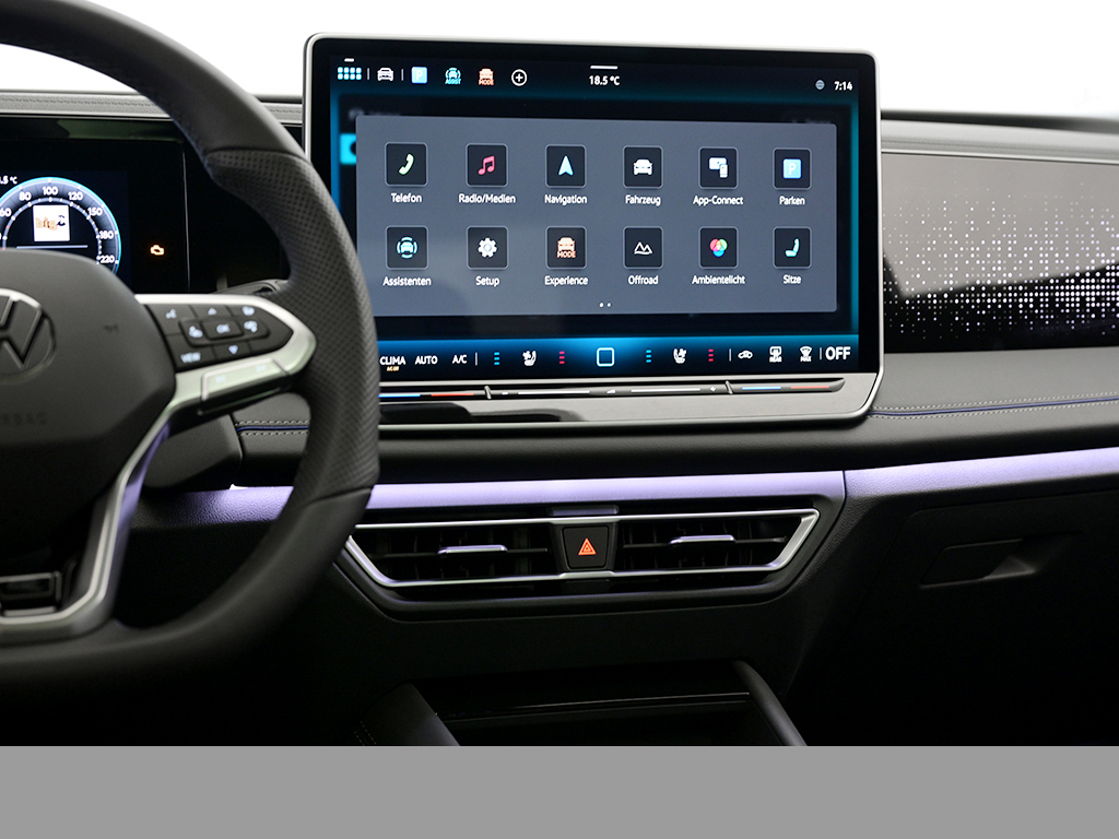 Volkswagen Tiguan 2.0 R-LINE DSG 4X4 LEDER PANO eSITZE AHK