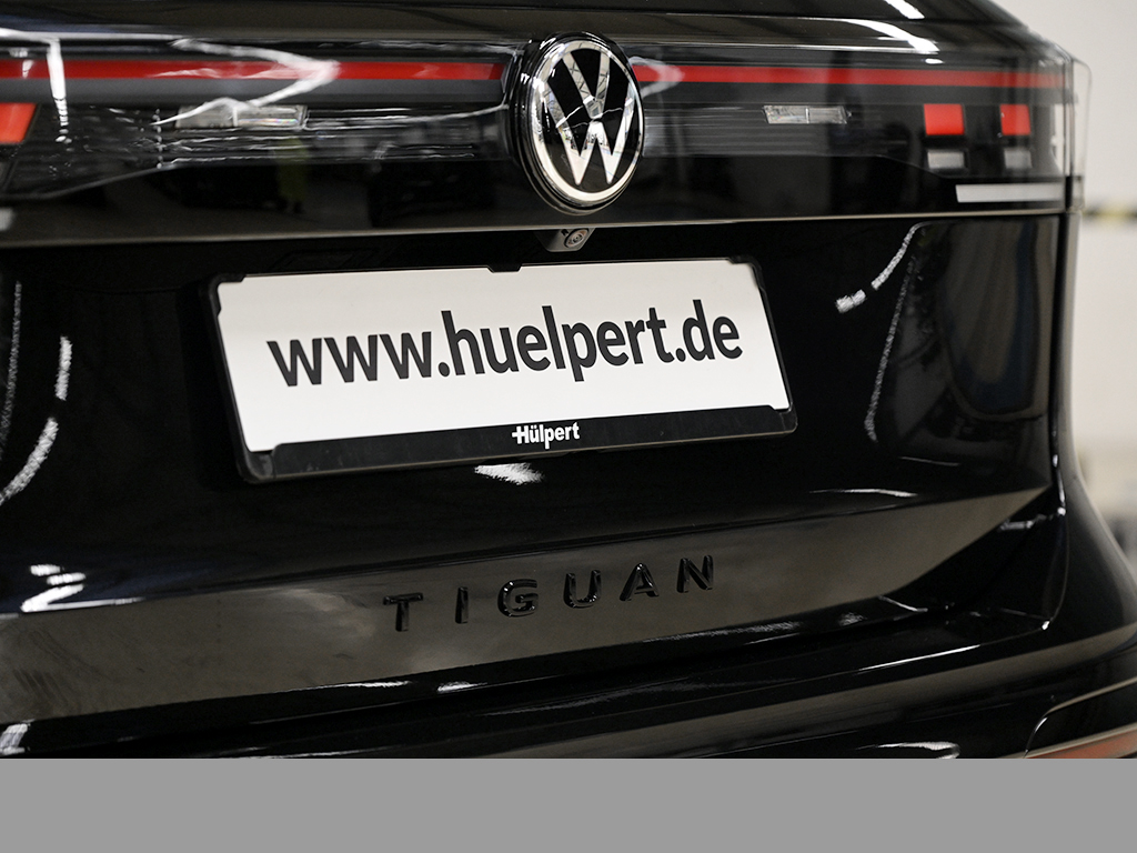 Volkswagen Tiguan 2.0 R-LINE DSG 4X4 LEDER PANO eSITZE AHK
