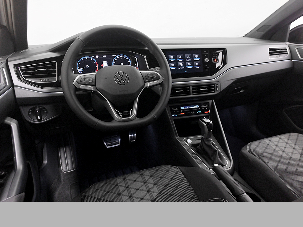 Volkswagen Taigo 1.5 R-LINE DSG BLACKSTYLE KEYLESS AHK CAM