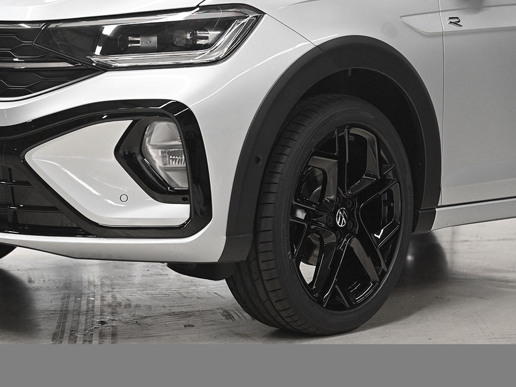 Volkswagen Taigo 1.5 R-LINE DSG BLACKSTYLE KEYLESS AHK CAM