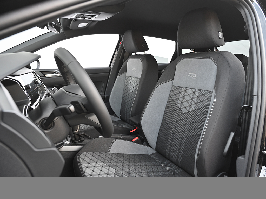 Volkswagen Taigo 1.5 R-LINE DSG BLACKSTYLE KEYLESS NAVI CAM