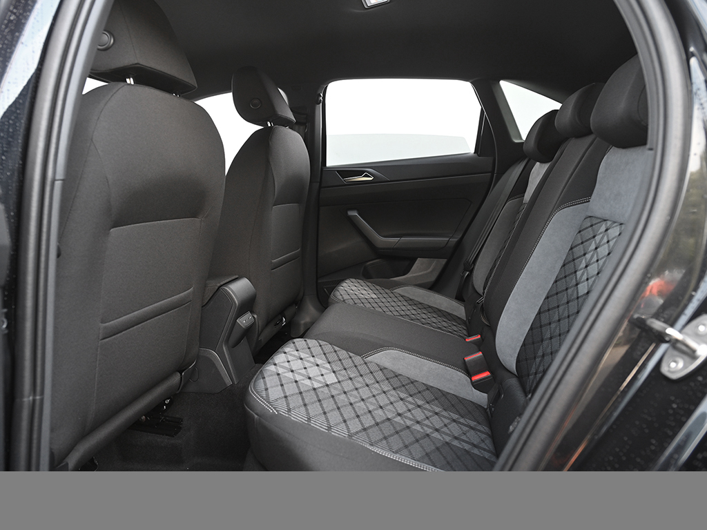 Volkswagen Taigo 1.5 R-LINE DSG BLACKSTYLE KEYLESS NAVI CAM