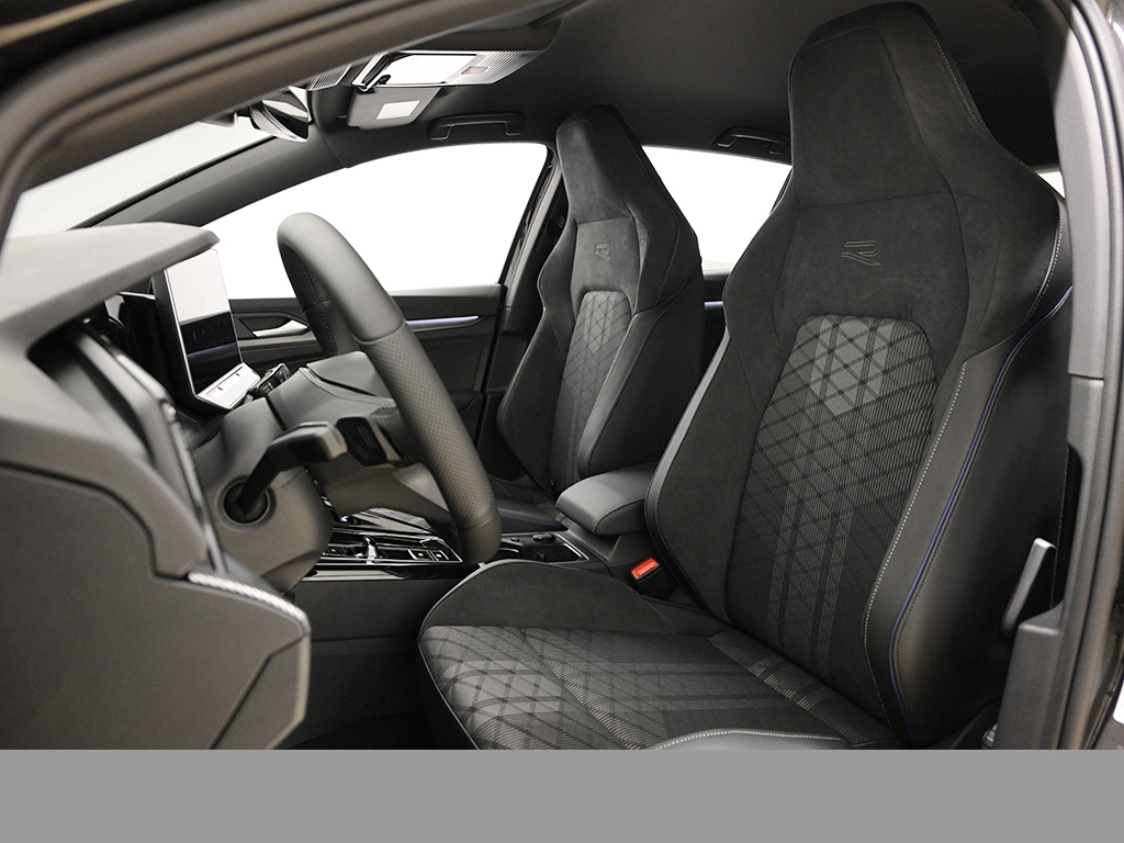 Volkswagen Golf 2.0 R-LINE DSG BLACKSTYLE MATRIXLED 360CAM