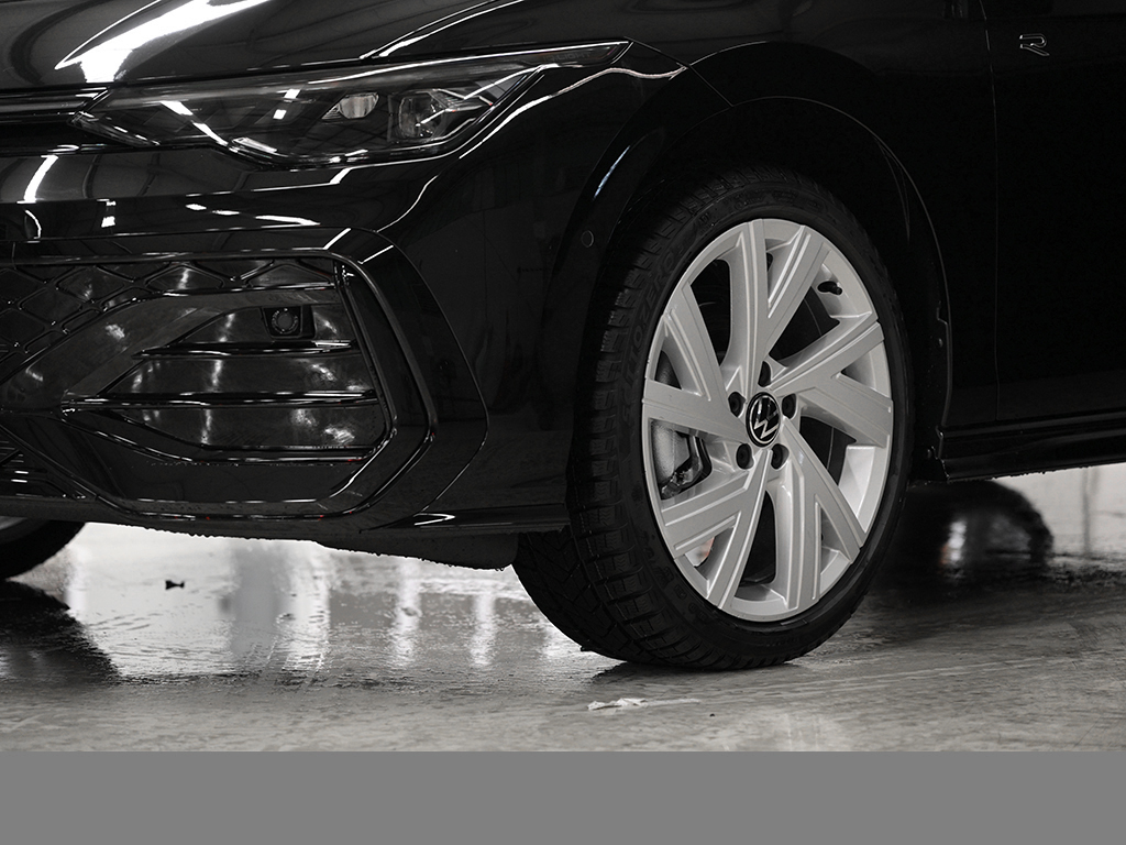 Volkswagen Golf 2.0 R-LINE DSG BLACKSTYLE MATRIXLED 360CAM