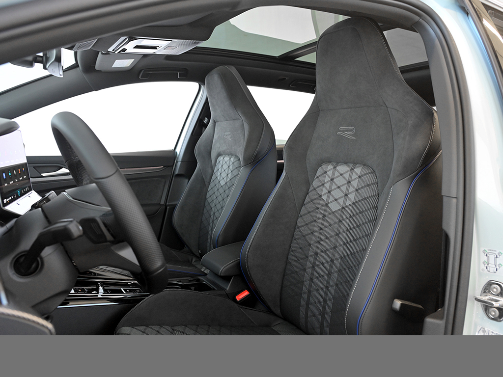 Volkswagen Golf Variant 2.0 R-LINE DSG AHK PANO eKLAPPE