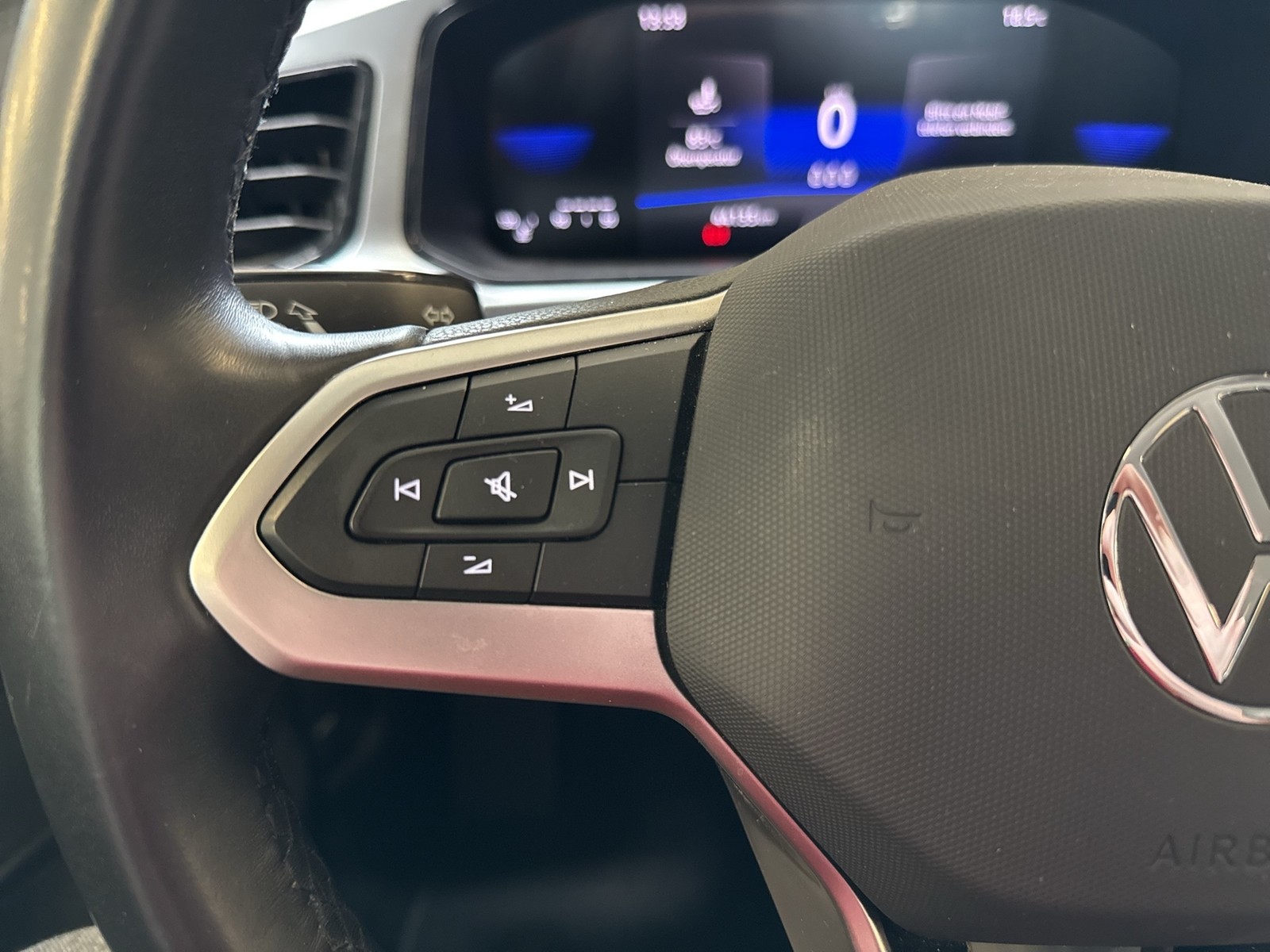 Volkswagen T-Roc 1.0 LIFE AHK CARPLAY ALU SITZHEIZUNG