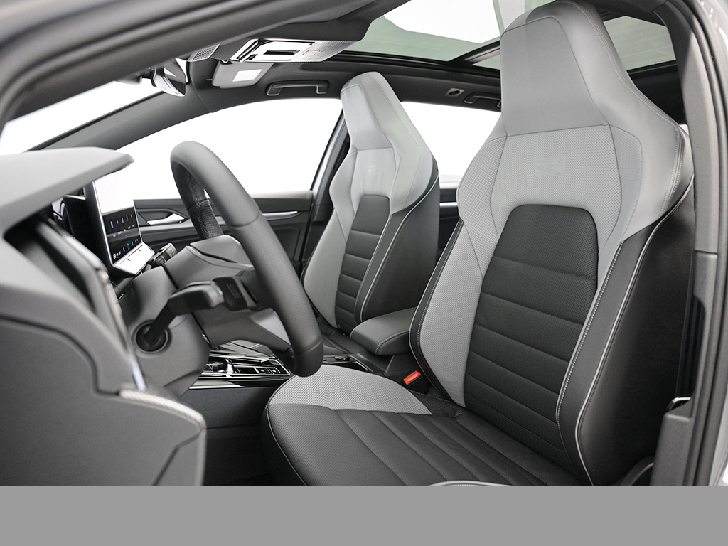 Volkswagen Golf Variant 2.0 R-LINE DSG LEDER PANO AHK LM18