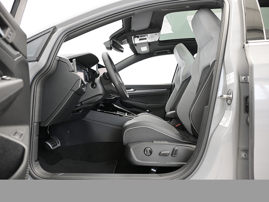 Volkswagen Golf Variant 2.0 R-LINE DSG LEDER PANO AHK LM18