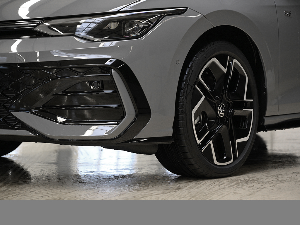 Volkswagen Golf Variant 2.0 R-LINE DSG LEDER PANO AHK LM18