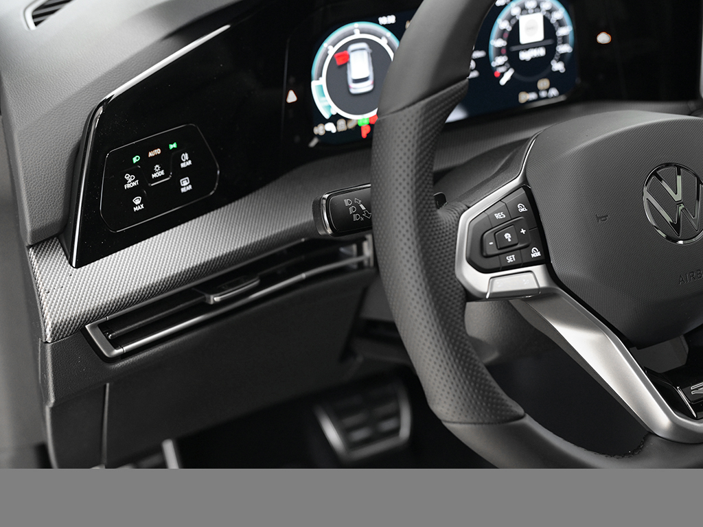 Volkswagen Golf Variant 2.0 R-LINE DSG LEDER PANO AHK LM18