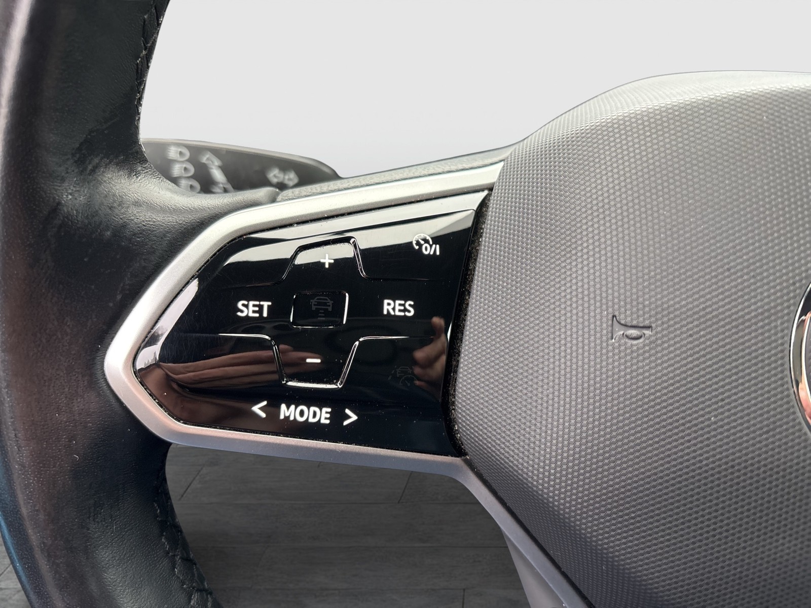 Volkswagen ID.4 Pro Performance LIFE ACC LM19 NAVI SITZHEIZ