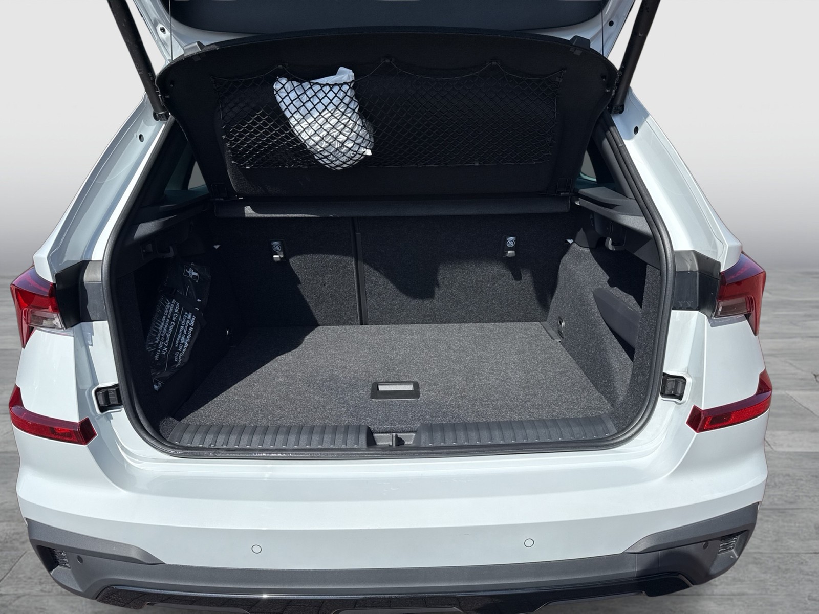 Skoda Kamiq 1.5 MONTE CARLO PANO AHK CAM ACC MATRIX