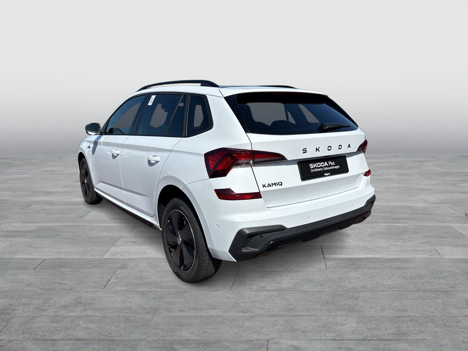 Skoda Kamiq 1.5 MONTE CARLO PANO AHK CAM ACC MATRIX