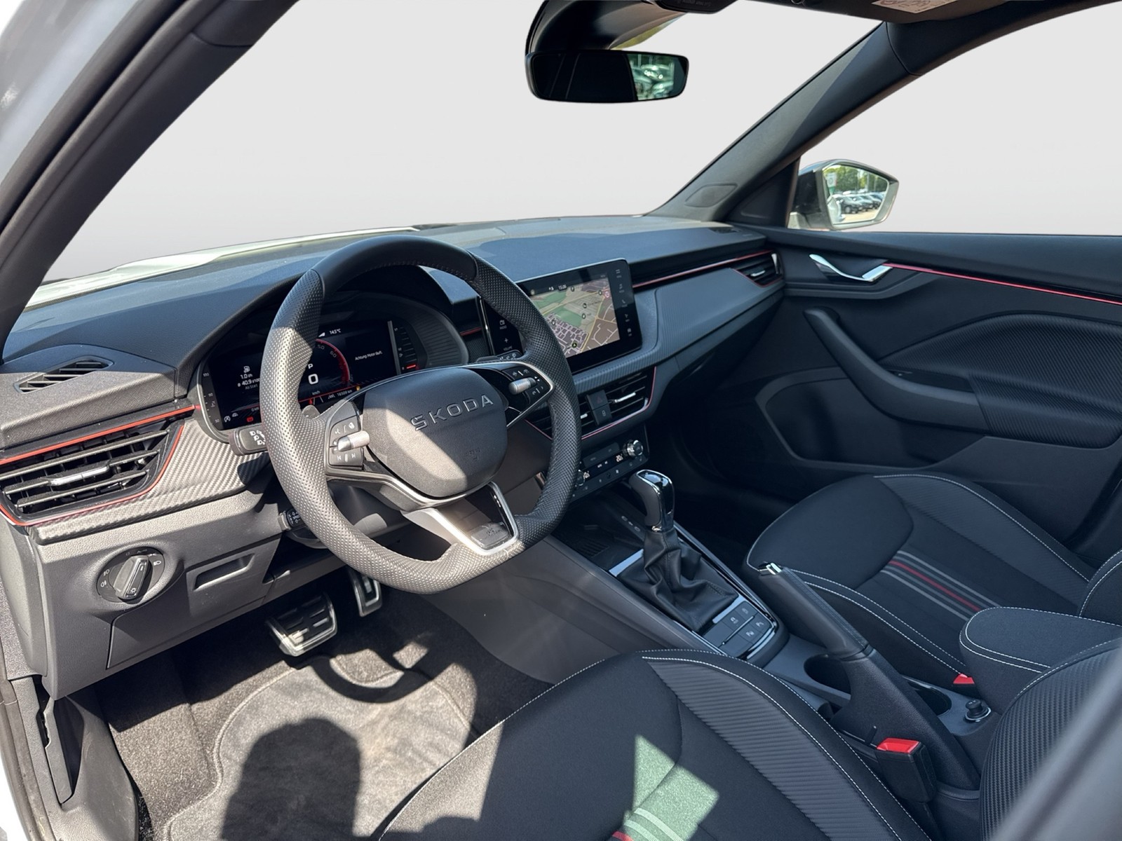 Skoda Kamiq 1.5 MONTE CARLO PANO AHK CAM ACC MATRIX