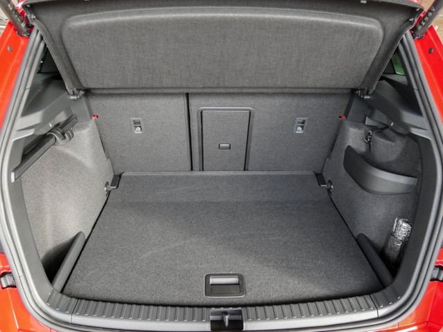 Skoda Karoq 1.5 SPORTLINE PANO KAMERA ACC ALU19 eKLAPPE