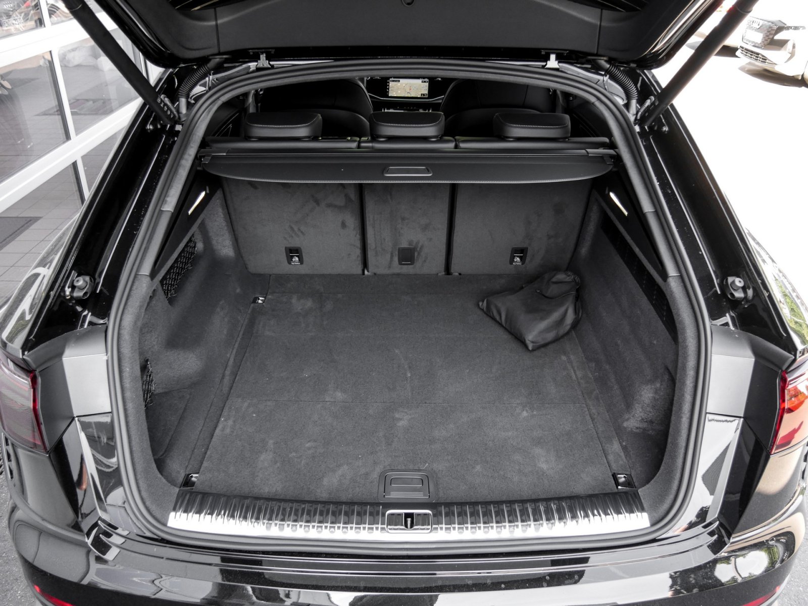 Audi RSQ8 performance tiptronic Pano+Carbon+B&O+Massage+AHK+Laser+
