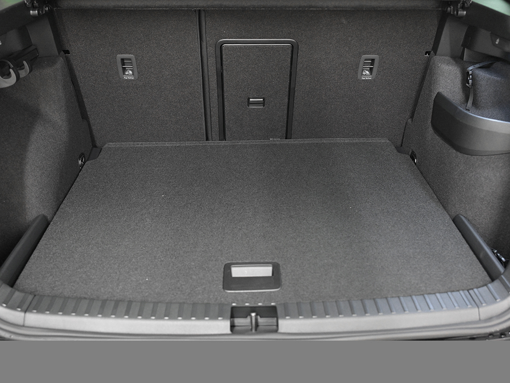 Skoda Karoq 1.5TSI DSG Balance NAV AHK ACC RFK SHZ