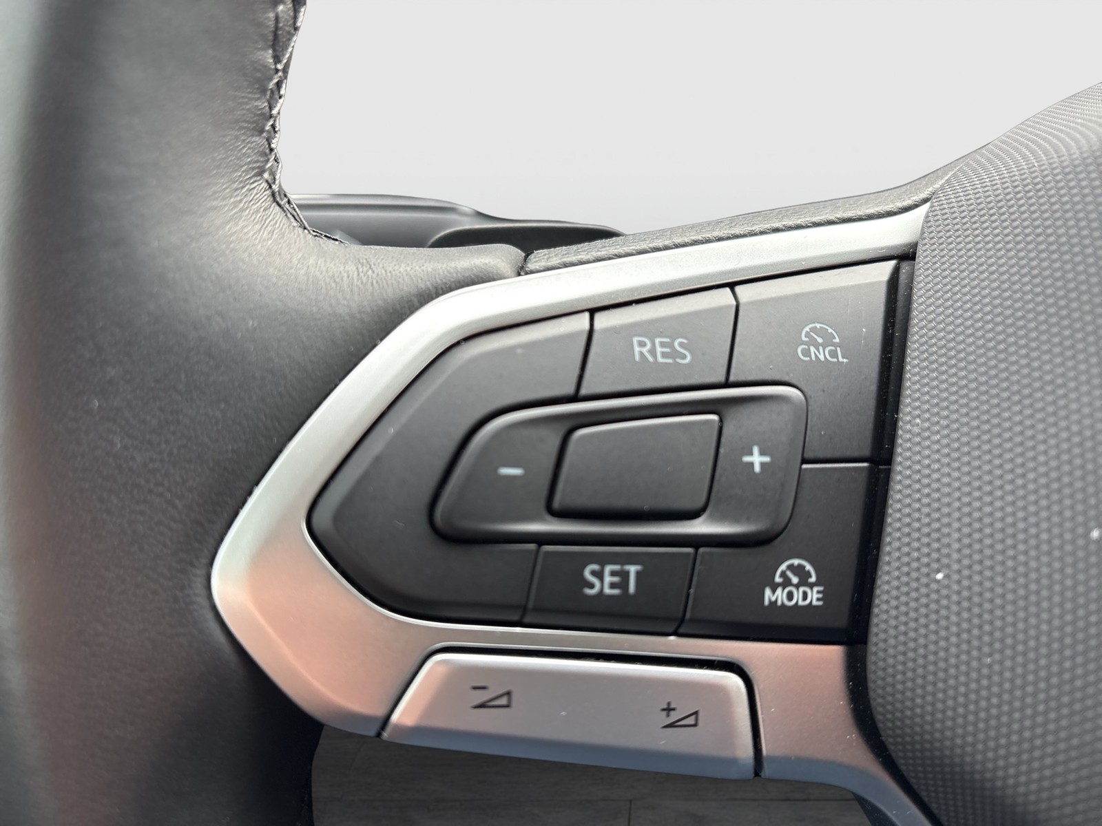 Volkswagen Caddy 2.0 LIFE CAM LM17 NAVI CARPLAY SITZHEIZUNG