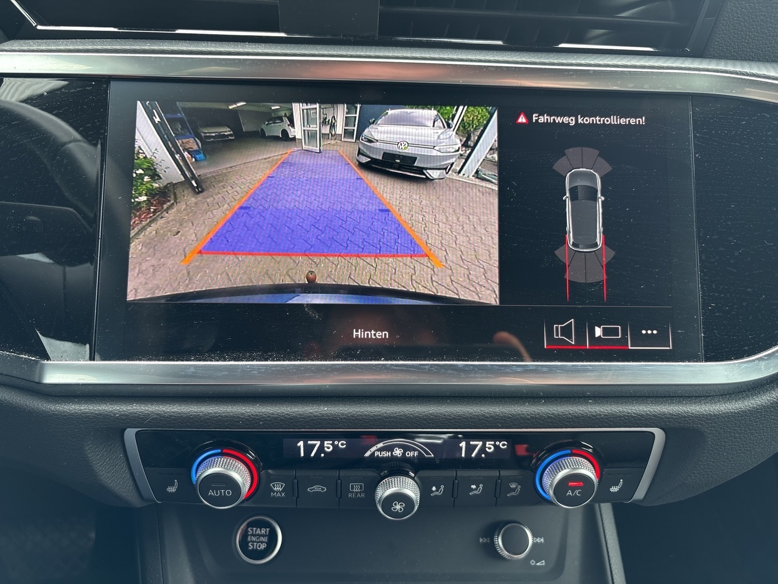 Audi Q3 45 quattro advanced BLACKPAK AHK CAM ACC LM20