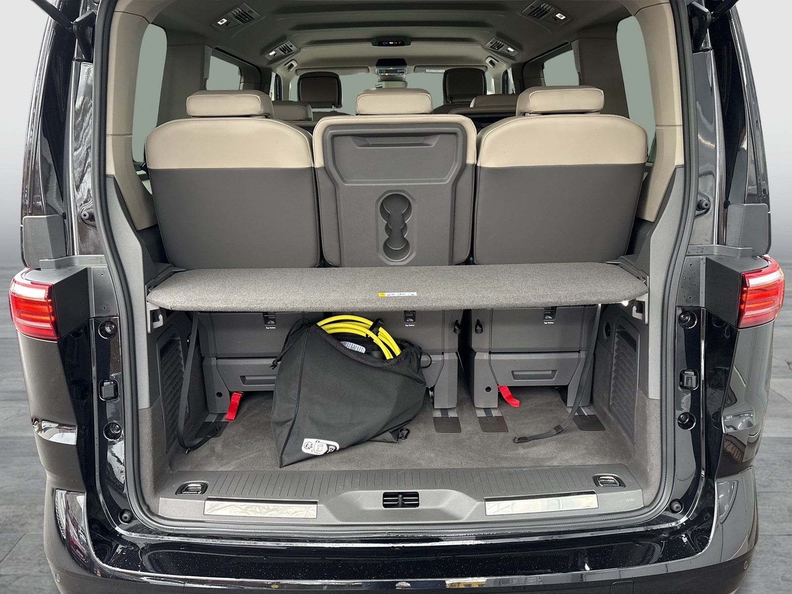 Volkswagen T7 Multivan HYBRID STYLE 4X4 AHK 360°CAM LM18