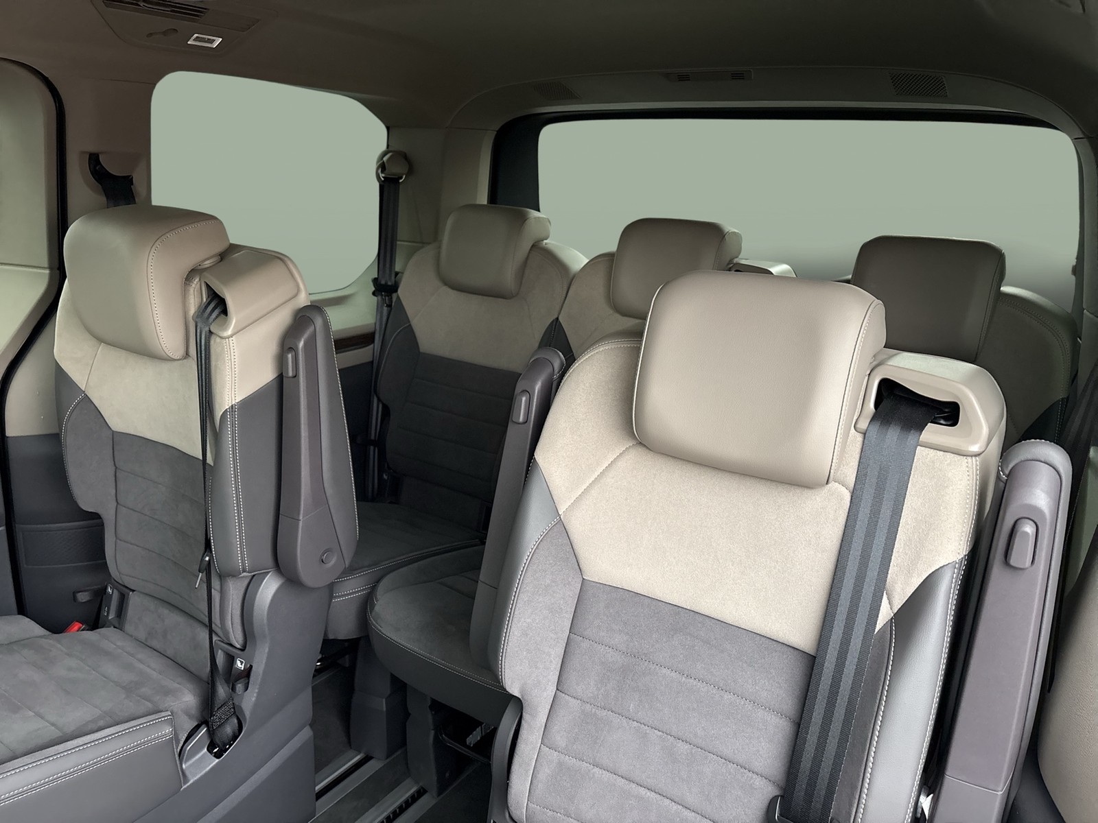 Volkswagen T7 Multivan HYBRID STYLE 4X4 AHK 360°CAM LM18