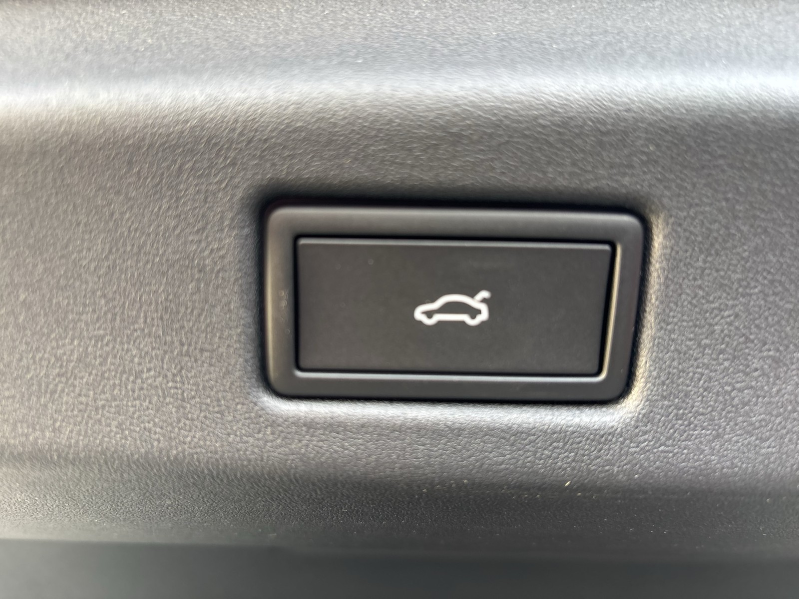 Volkswagen ID.7 Tourer PRO S WÄRMEPUMPE AHK 360°CAM LM19