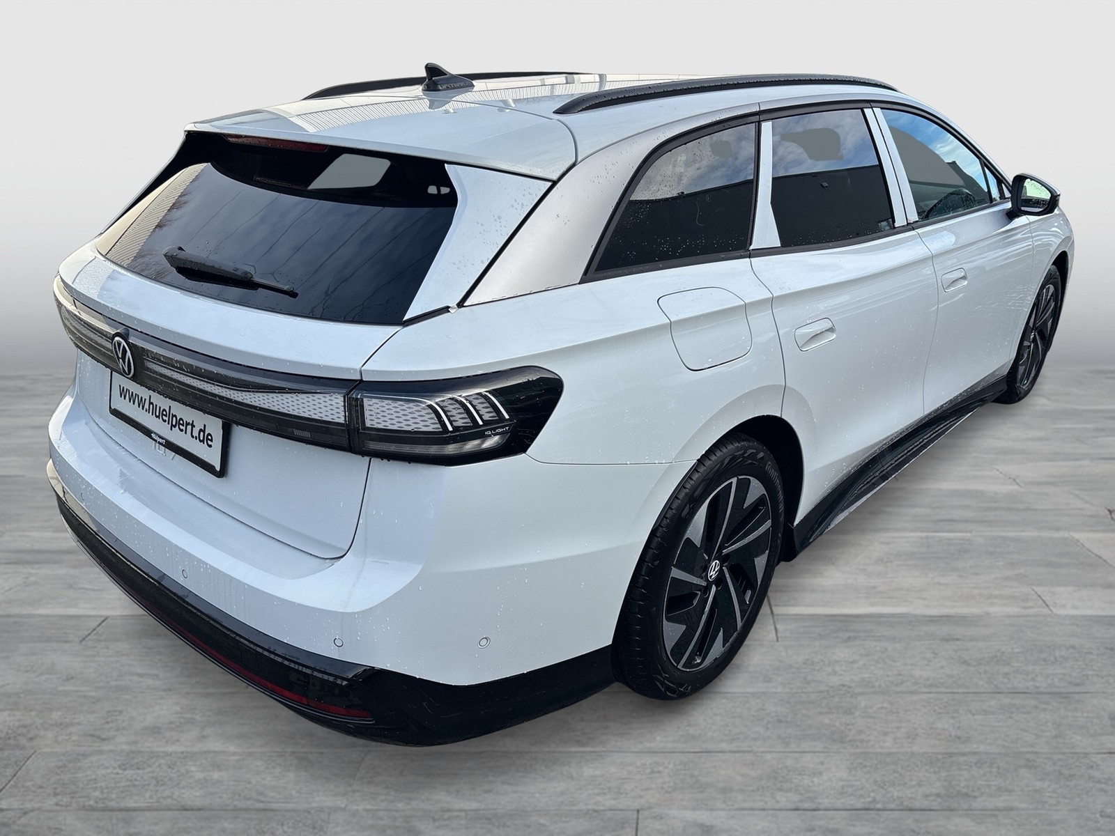 Volkswagen ID.7 Tourer PRO S WÄRMEPUMPE AHK 360°CAM LM19