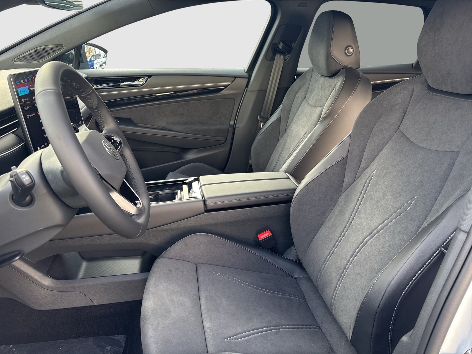 Volkswagen ID.7 Tourer PRO S WÄRMEPUMPE AHK 360°CAM LM19