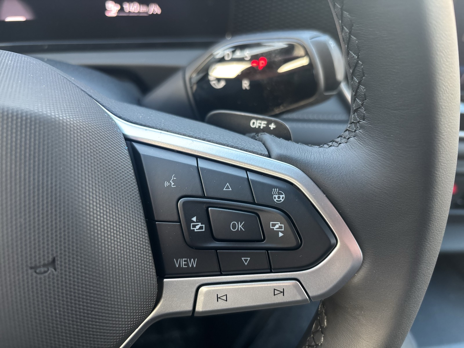 Volkswagen Tiguan 1.5 HYBRID LIFE NEUES MODELL CAM ACC LM18