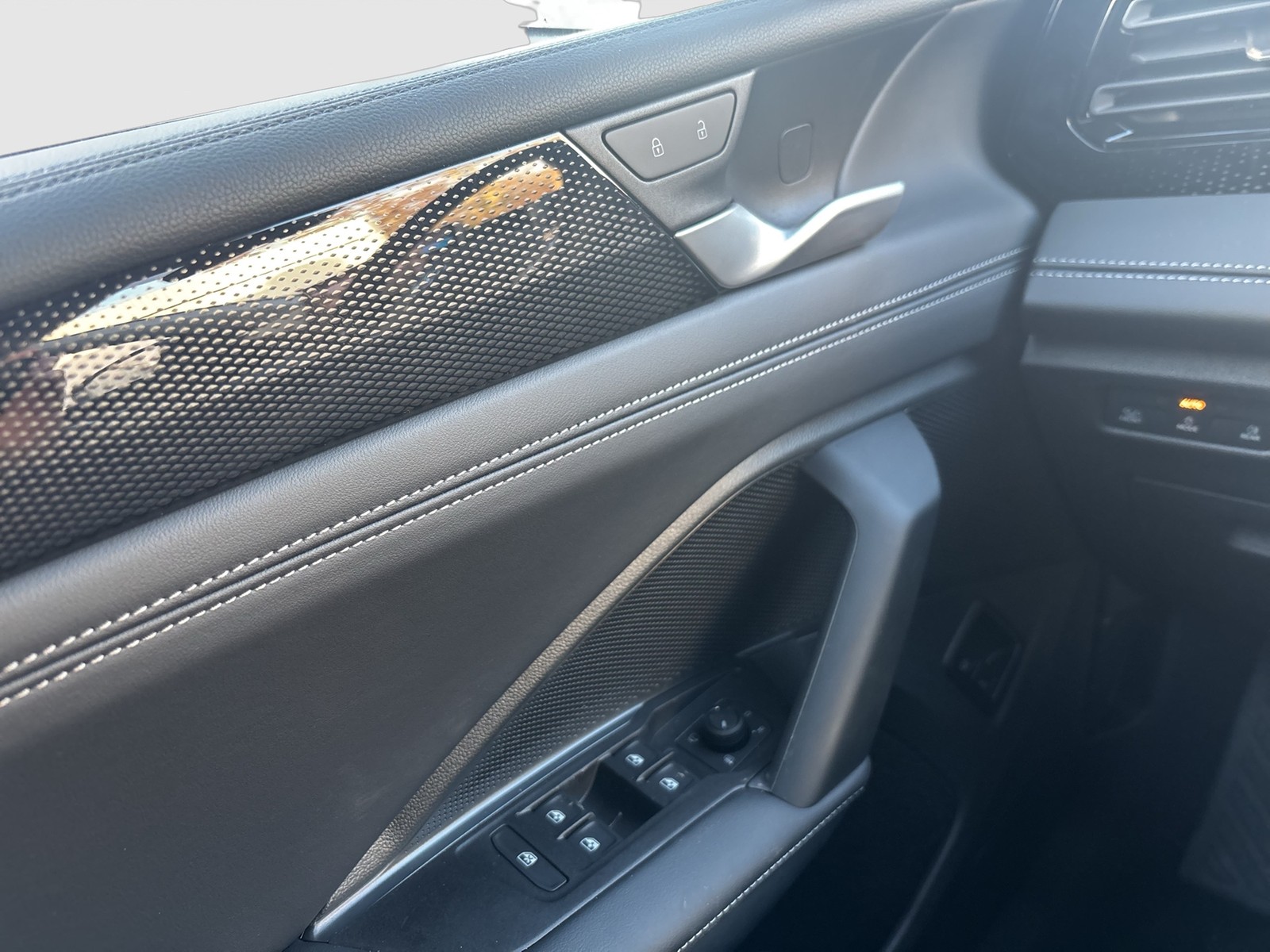 Volkswagen Tiguan 1.5 HYBRID LIFE NEUES MODELL CAM ACC LM18