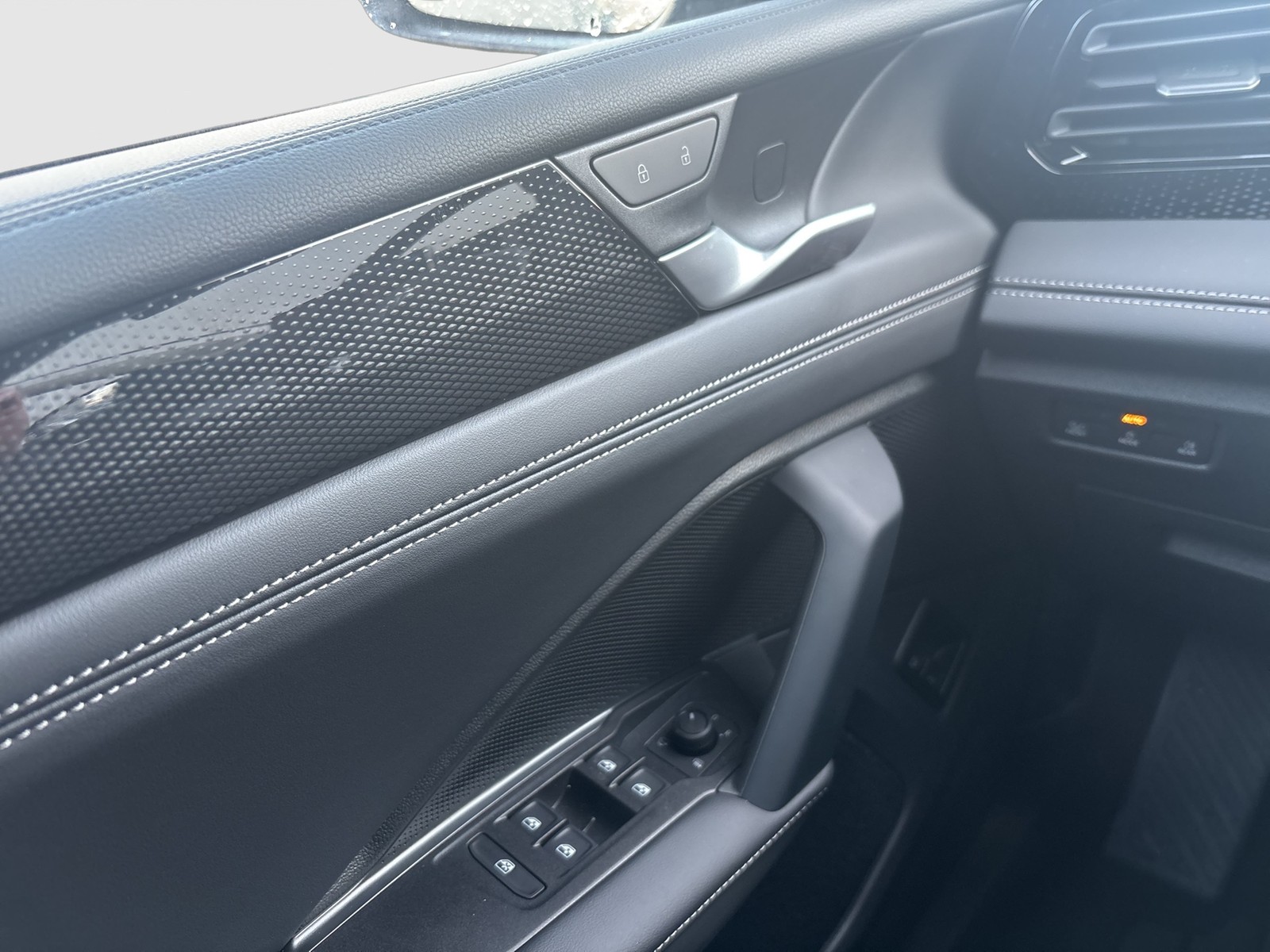 Volkswagen Tiguan 1.5 HYBRID LIFE NEUES MODELL CAM ACC LM18