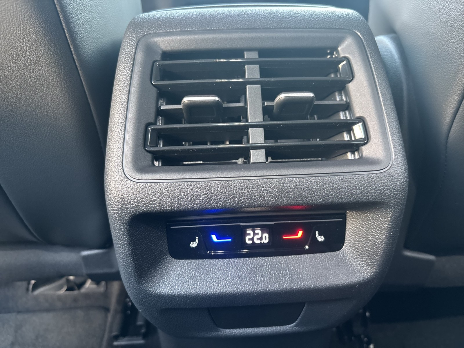 Volkswagen Tiguan 1.5 HYBRID LIFE NEUES MODELL CAM ACC LM18