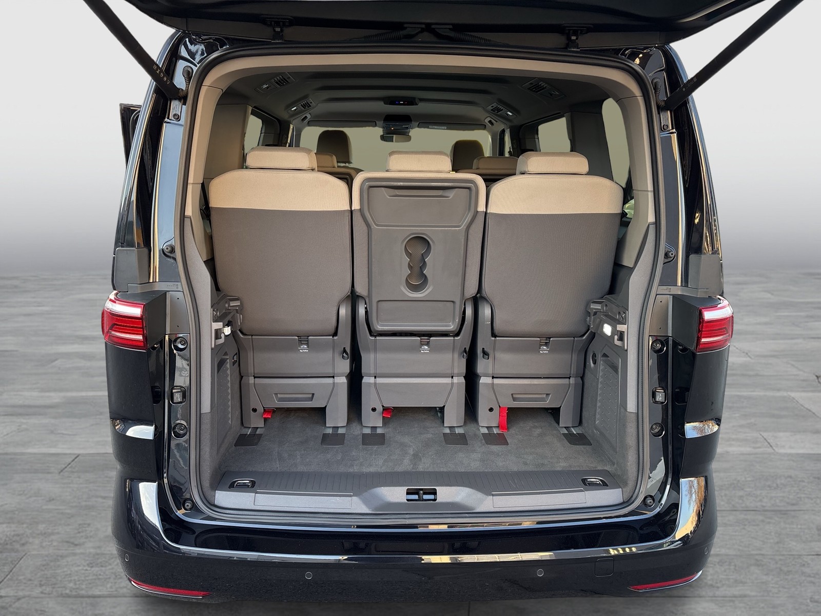 Volkswagen T7 Multivan 2.0 LIFE AHK CAM LM17 E-KLAPPE NAVI