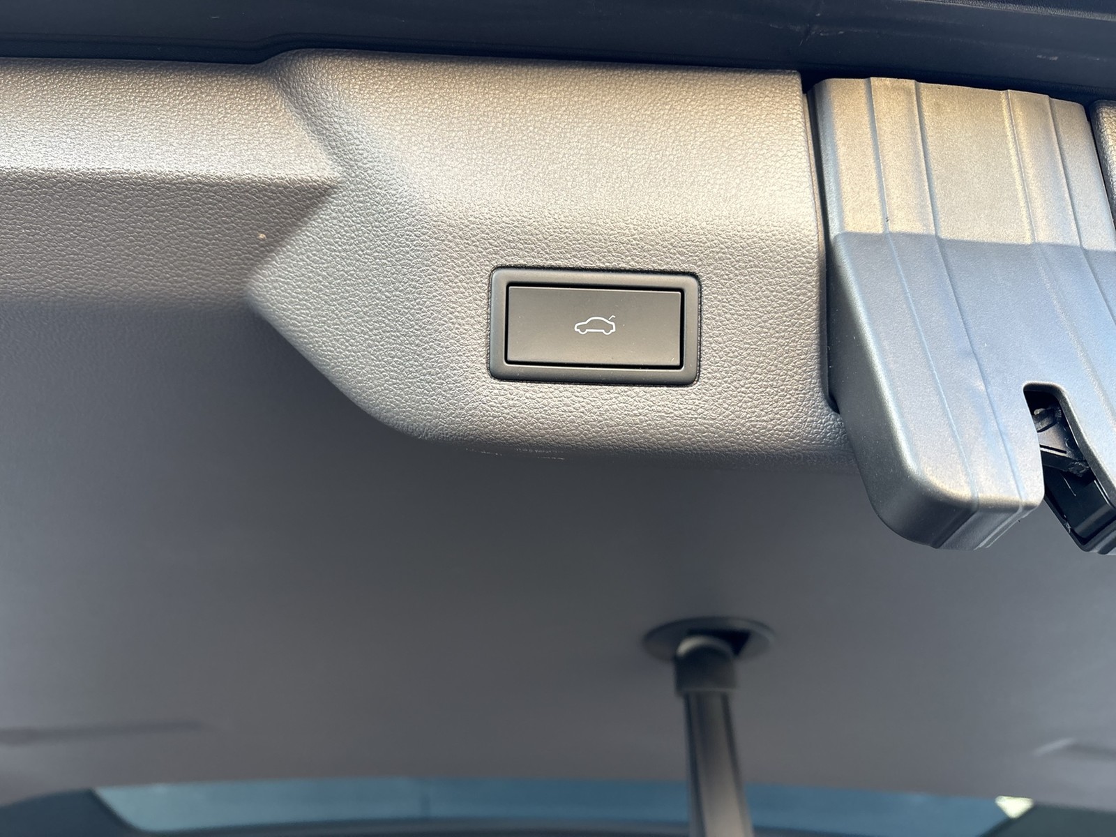 Volkswagen T7 Multivan 2.0 LIFE AHK CAM LM17 E-KLAPPE NAVI